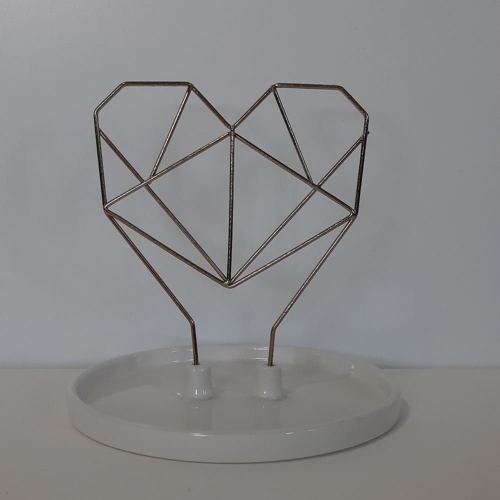 Pre-owned IMM copper heart shaped jewelry holder